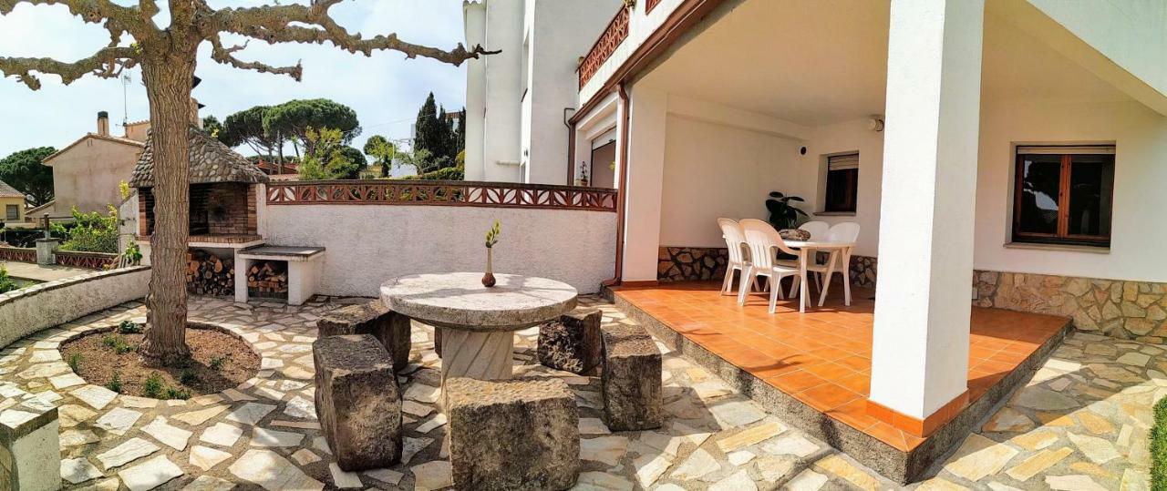 Vacay Apartamento Montgo, Agradable Jardin! En Costa Brava L'Escala! Екстериор снимка