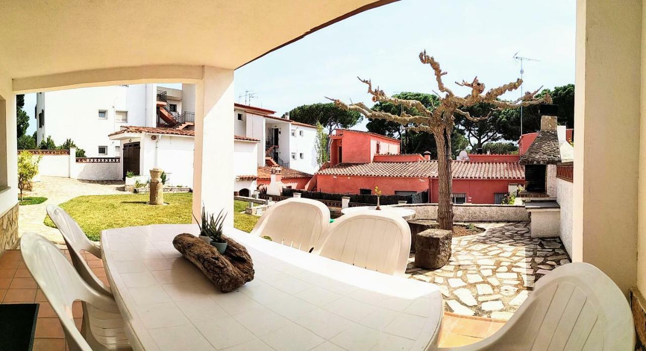 Vacay Apartamento Montgo, Agradable Jardin! En Costa Brava L'Escala! Екстериор снимка